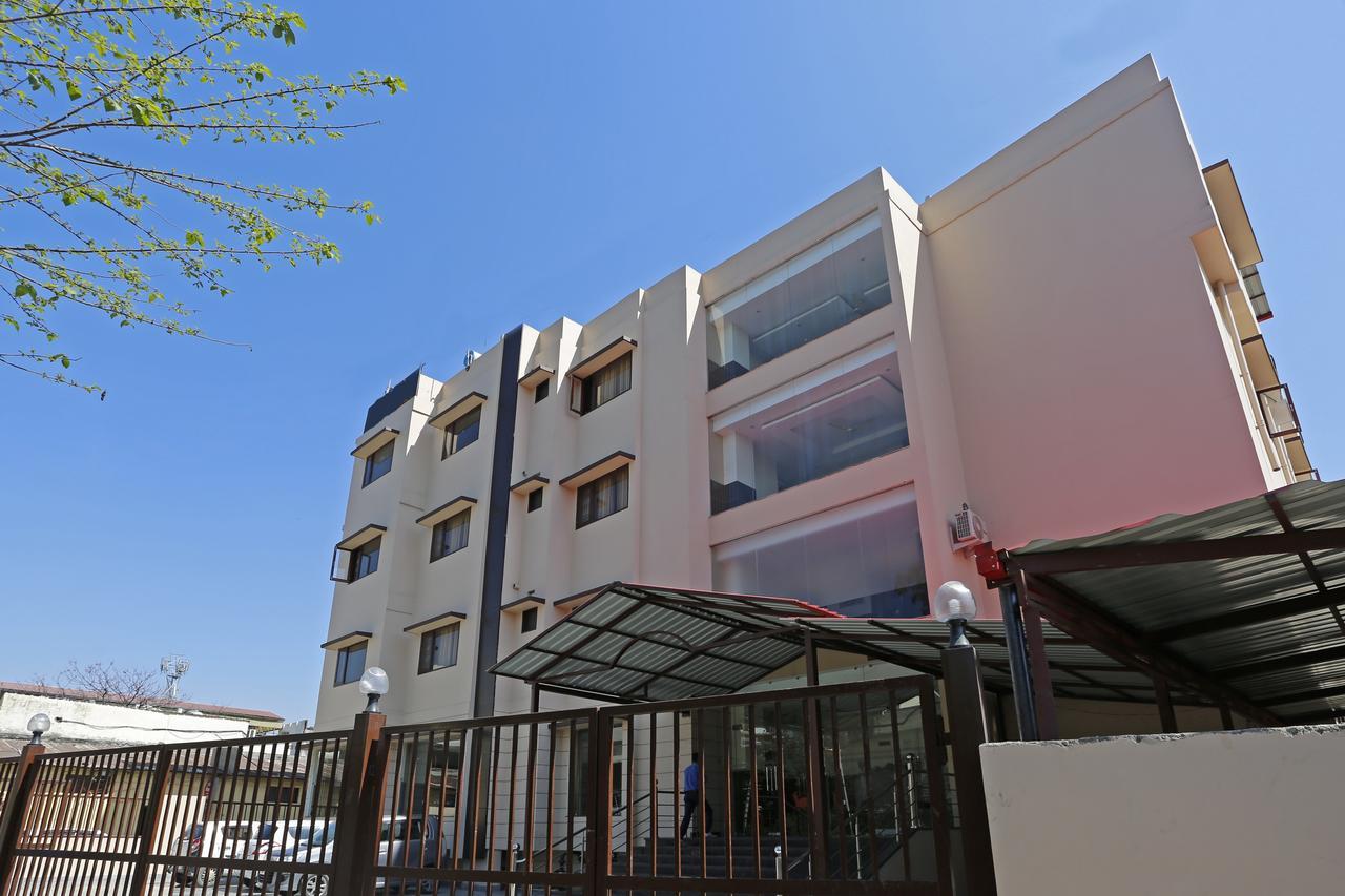 Hotel Vishnu Inn Dehradun Luaran gambar