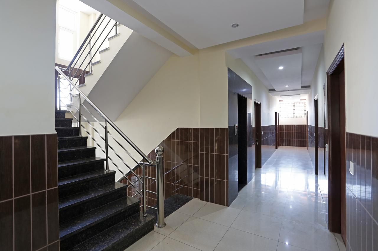 Hotel Vishnu Inn Dehradun Luaran gambar