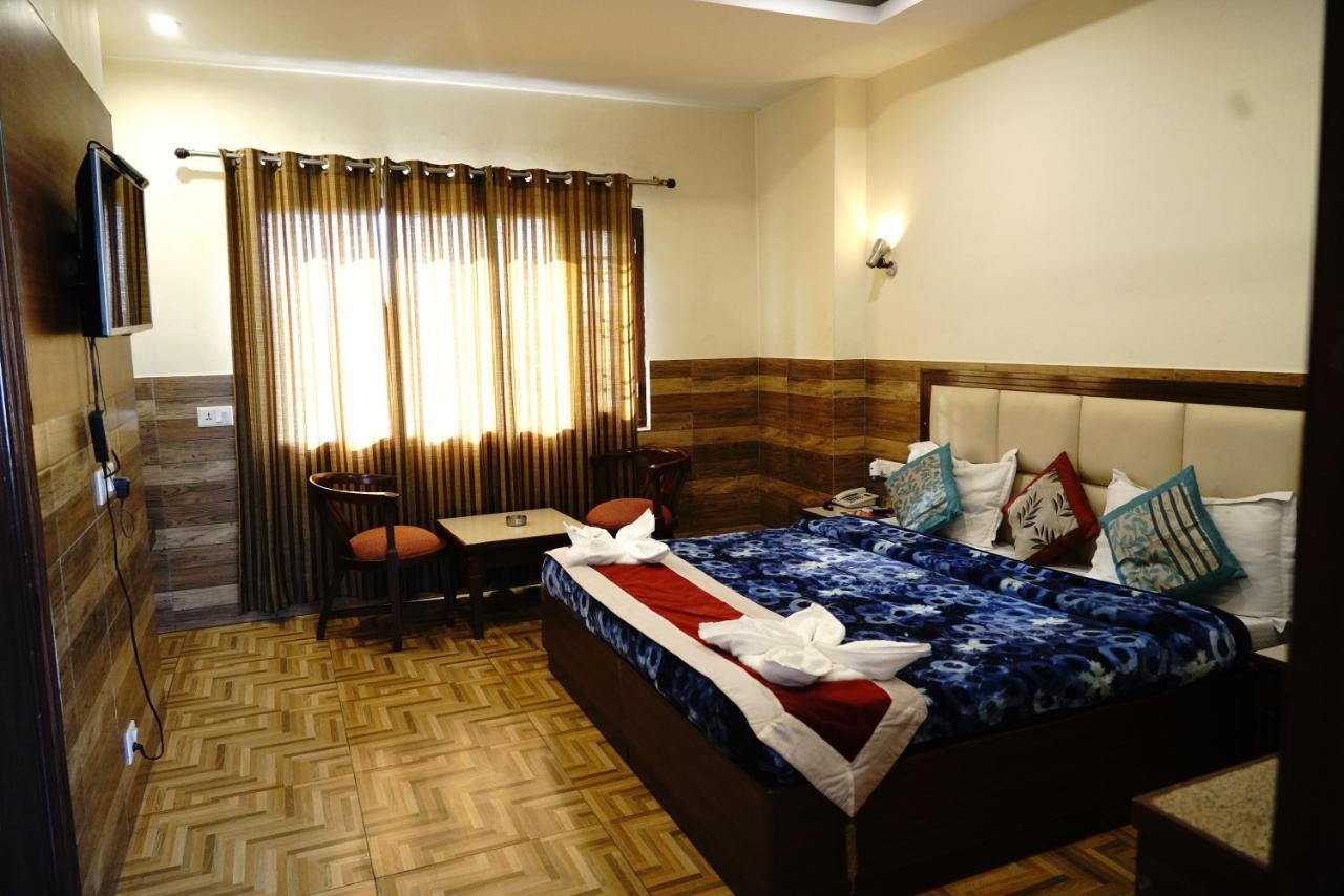 Hotel Vishnu Inn Dehradun Luaran gambar