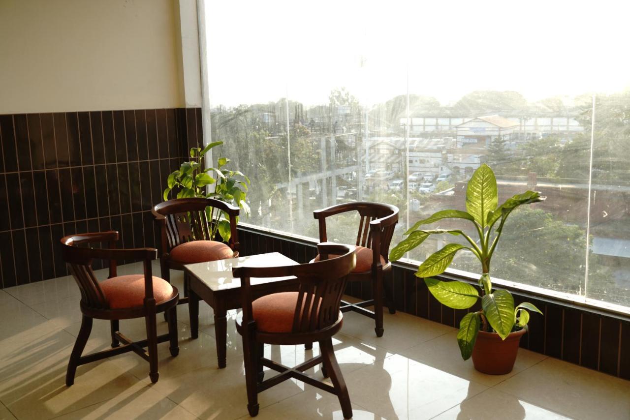 Hotel Vishnu Inn Dehradun Luaran gambar