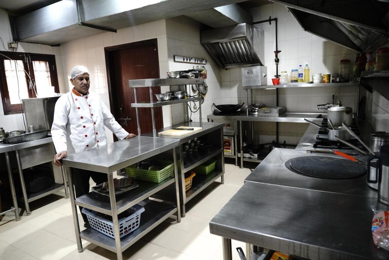 Hotel Vishnu Inn Dehradun Luaran gambar